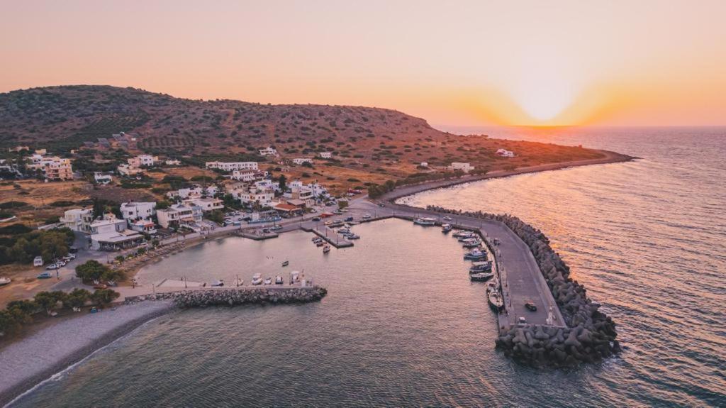 Meltemi Beach Apartments Mílatos Buitenkant foto