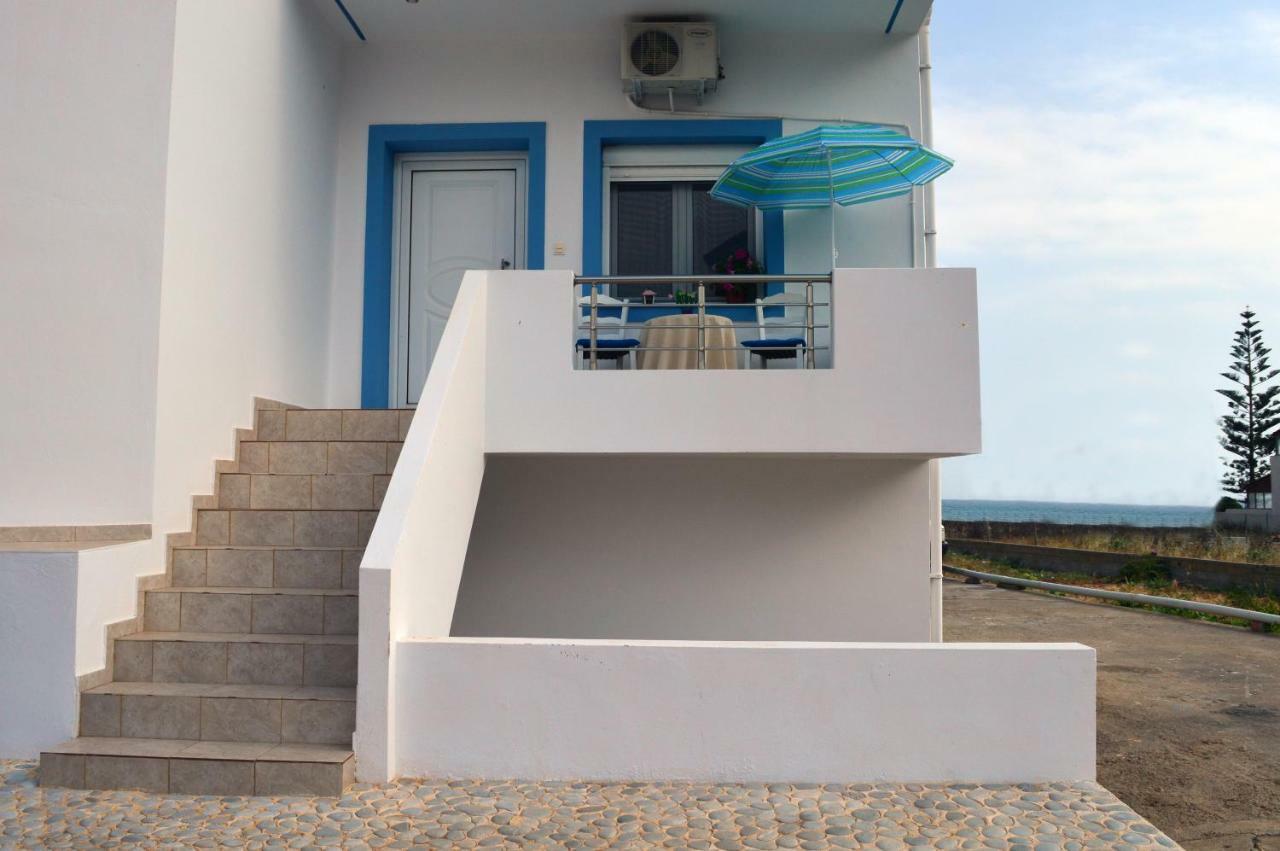 Meltemi Beach Apartments Mílatos Buitenkant foto