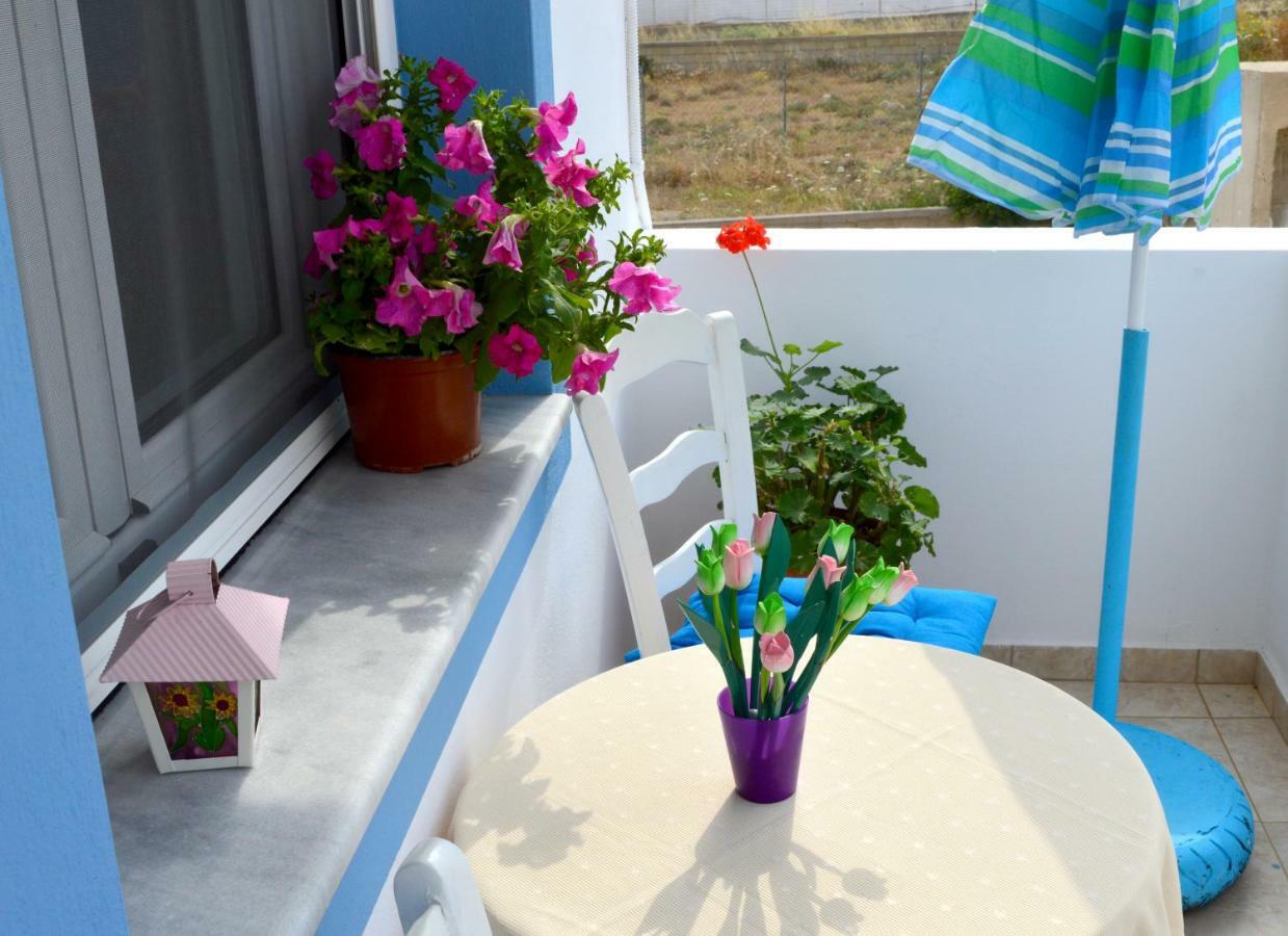 Meltemi Beach Apartments Mílatos Buitenkant foto